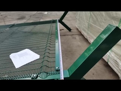 สายรั้วเหล็กเหล็กเหล็กกระปุก 358 รั้วรักษาความปลอดภัยสําหรับคุก 1.8 * 2.5m