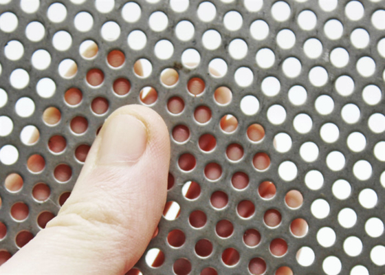 Low Carbon Steel Perforated Metal Screen Decorative Punching Hole 2.0mm