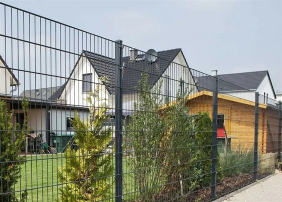 Galvanized 5/4/5mm Double Loop Wire Fencing Square Post For Private