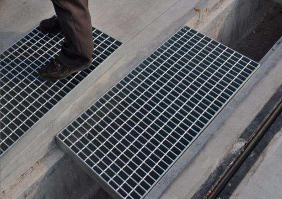Customizable Hot Dip Galvanized Steel Walkway Grating For  Drain Cover 30*5mm
