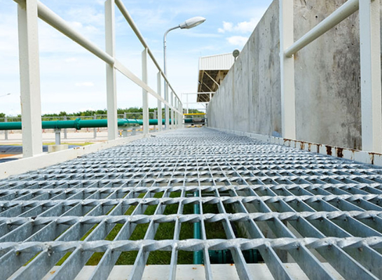 Serrated Galvanized Rebar Grating Pressed 32*5mm  Stair Tread Grating