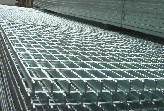 Q235 HDG Galvanized Steel Grating For Floor Walkway 1.2*1.8m 30*5mm
