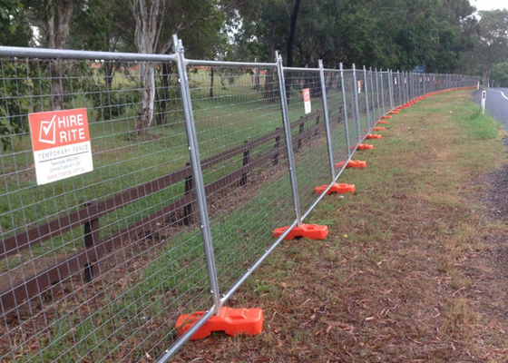 PVC Coated Farm Fence 1.8x2.4m Temporary Fence Panel for Animal Protection