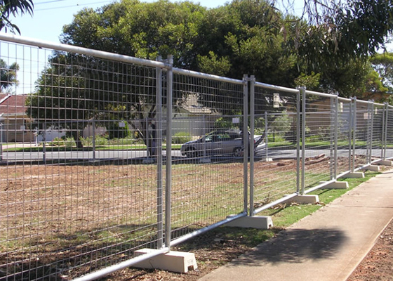 PVC Coated Farm Fence 1.8x2.4m Temporary Fence Panel for Animal Protection