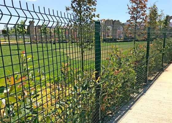 PVC Coated Welded Wire Mesh Fencing With Triangle V Shape RAL6005