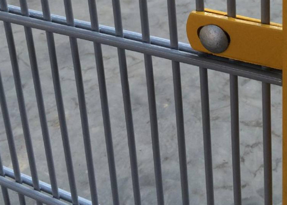 6x7ft Double Loop Wire Fence With Post For Security 2.0*2.5m*4.0mm