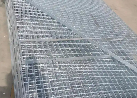 Galvanized Steel Walkway Grating Black / White For Chemical Plant 30*3mm
