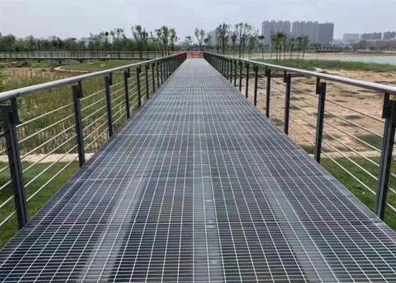Q235 Steel Grating Walkway For Stair Tread 40*5mm