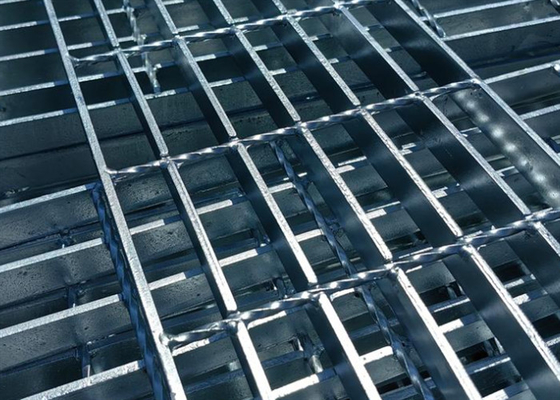 HDG Galvanized Low Carbon Steel Grating For Oil Refinery