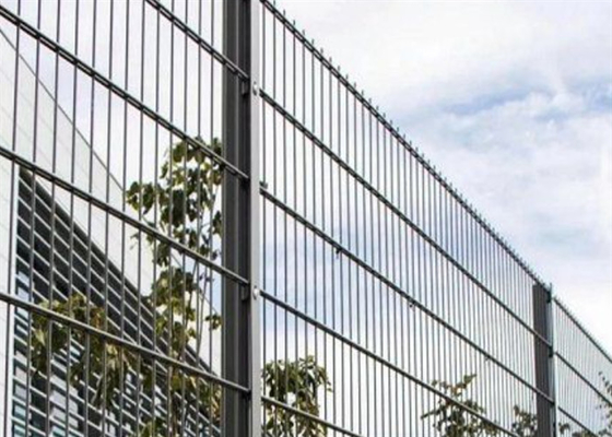 1.2-3.5m Post Height Double Loop Wire Fencing 50mm X 200mm Mesh Size