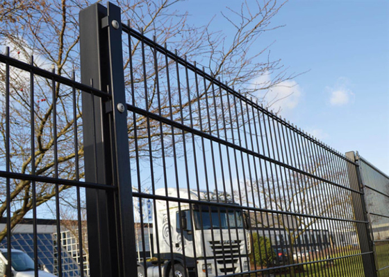 Low Carbon Steel Galvanized Double Wire Fence 50*200mm Mesh Size For Railways