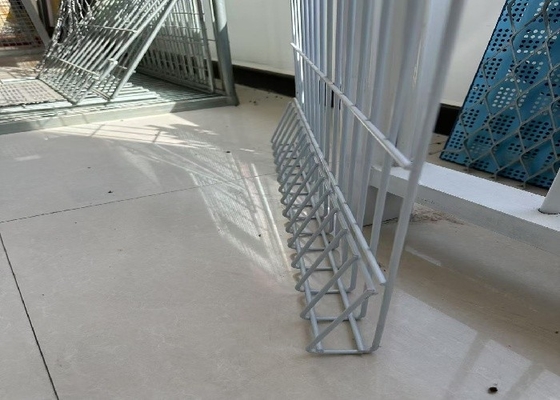 Triangle Bending Fence Panel Low Carbon Steel Custom Heights School Garden Guard