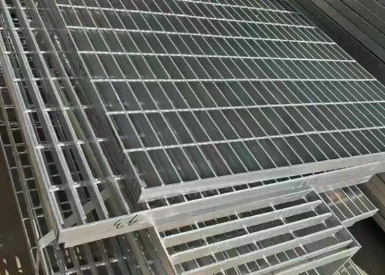 Galvanized Serrated Steel Grating Floor For Stair Tread 40×5mm