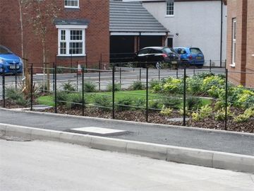 Traditional Security Steel Palisade Fencing Simple Structure Low Maintenance