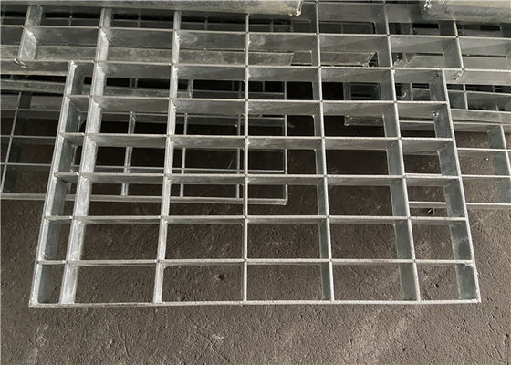 Low Carbon Steel Plain / Serrated Type 0.8mm Steel Walkway Grating For Building