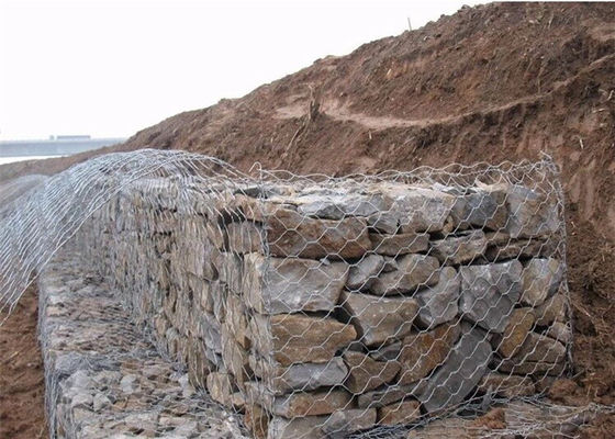 Easily Assembled Dog Cage Gabion Basket Mesh High Tensile Strength 60 * 80mm