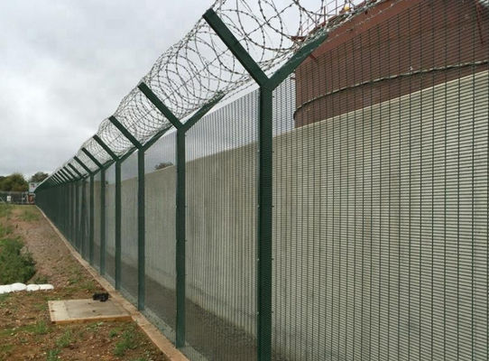 Low Carbon Steel Wire Mesh 80x80mm Post 358 Security Fencing