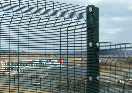 Galvanized Anti Climb Prison 358 Security Fencing 1/2 X 3 Inch 8 Gauge