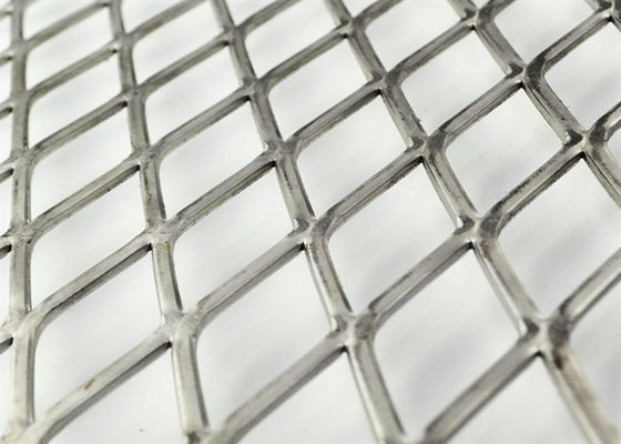 Hot Dip Galvanized 3/4 Flattened Stretched Expanded Metal Wire Mesh For Stair Treads