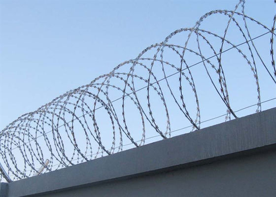 Cbt-65 Concertina Razor Barbed Wire Hot Dip Galvanized For Anti Piracy Security Fence