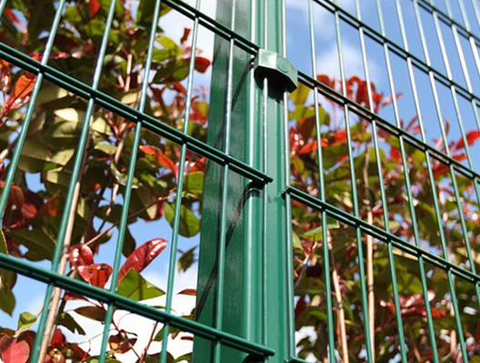 Hot Dip Galvanized Double Loop Woven Wire Fencing Ornamental Peach Post