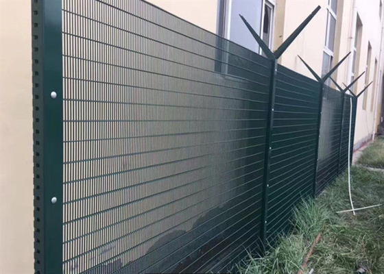 3" × 0.5" × 8 Gauge 358 Security Fencing Pvc Coated Green Color Anti Theft Protection
