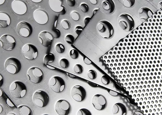 เหล็กตกแต่ง 4.0 มม. แผ่นโลหะบางเจาะรูสำหรับลำโพง 1.22 * 2.44m