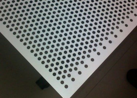 กระดาษโลหะ perforated เหล็กคาร์บอนต่ําสําหรับการก่อสร้าง 7 มม