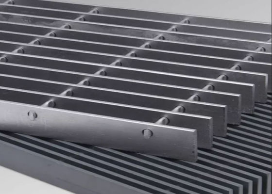 พานีลกรีตทางเดินสแตนเลสแบบจําลอง การบํารุงรักษาต่ํา