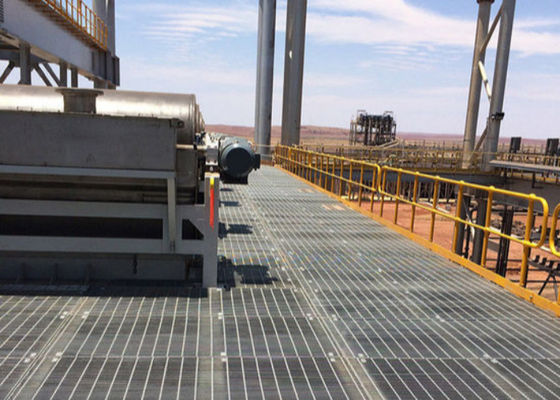 เครื่องปั่นน้ํามัน ทนต่อการลื่น ร้อน Dip สแตนเลสเรทสําหรับ Osha Platform Decking